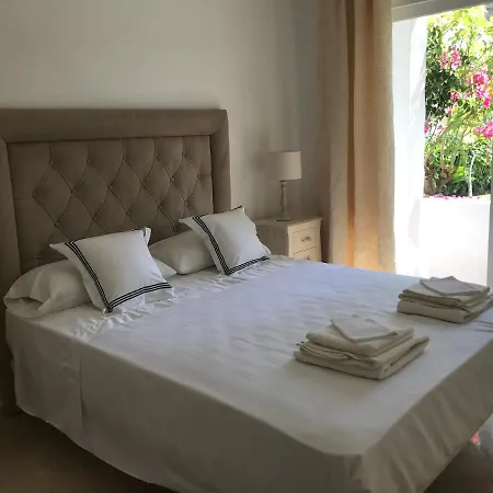 Апартаменты Costalita, Direct Access, Ground Floor, Salt Water Pool Эстепона